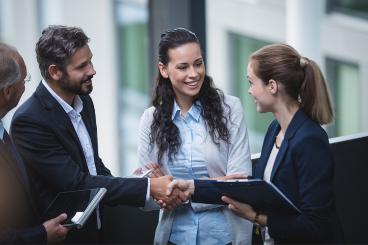 Обсуждение потребностей с потенциальными клиентами